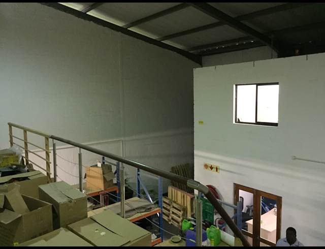 245M² WAREHOUSE RENTED IN WESTLAKE