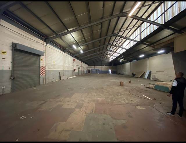 5,500M² WAREHOUSE TO LET IN MAITLAND