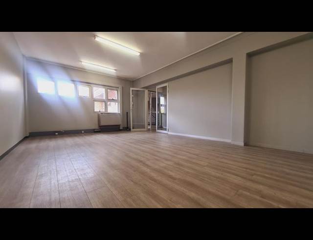 BUSINESS PROPERTY TO RENT IN LYNNWOOD