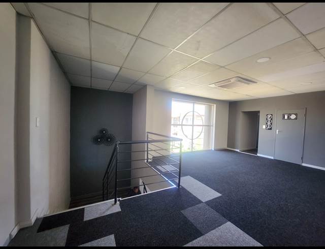 261M² OFFICE TO LET IN HALFWAY HOUSE