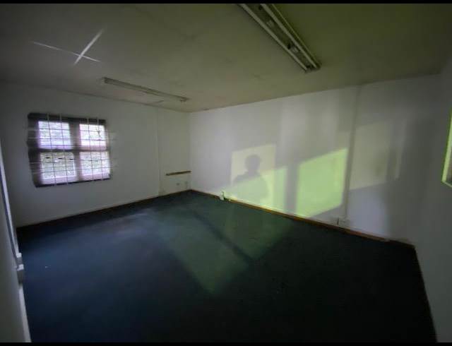 250M² WAREHOUSE TO LET IN SPRINGFIELD