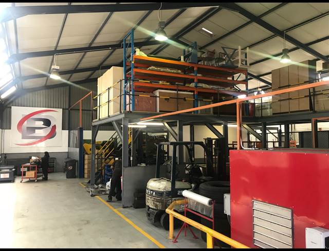 420M² WAREHOUSE RENTED IN STIKLAND INDUSTRIAL