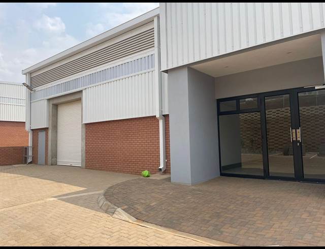601M² WAREHOUSE TO LET IN CLAYVILLE