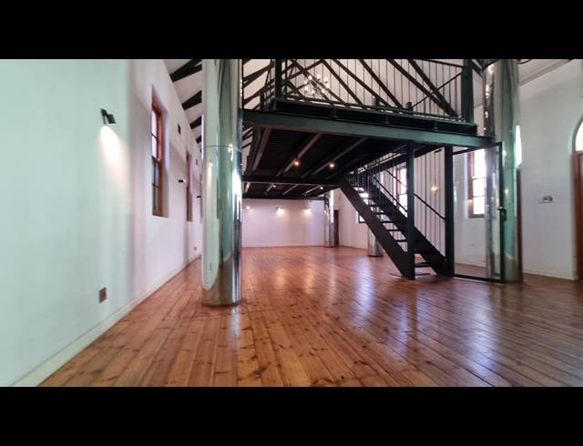 365M² MINI FACTORY TO LET IN WOODSTOCK