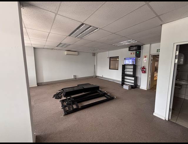494M² WAREHOUSE TO LET IN UMHLANGA RIDGE