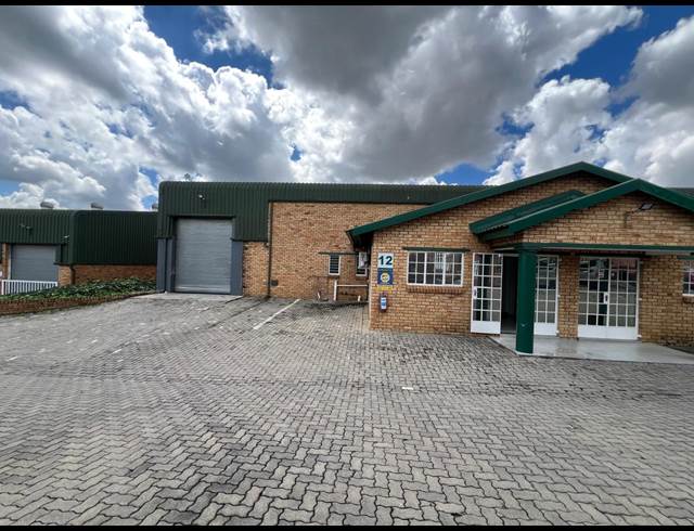 290M² WAREHOUSE TO LET IN GREENGATE