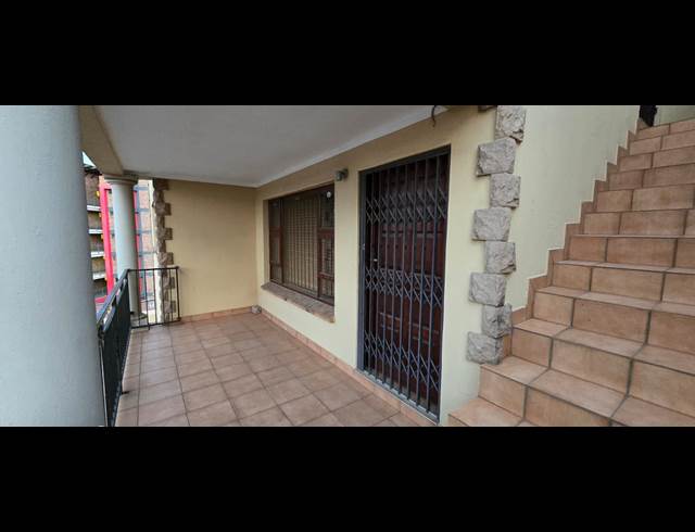 3 BEDROOM TOWNHOUSE RENTED IN WINCHESTER HILLS