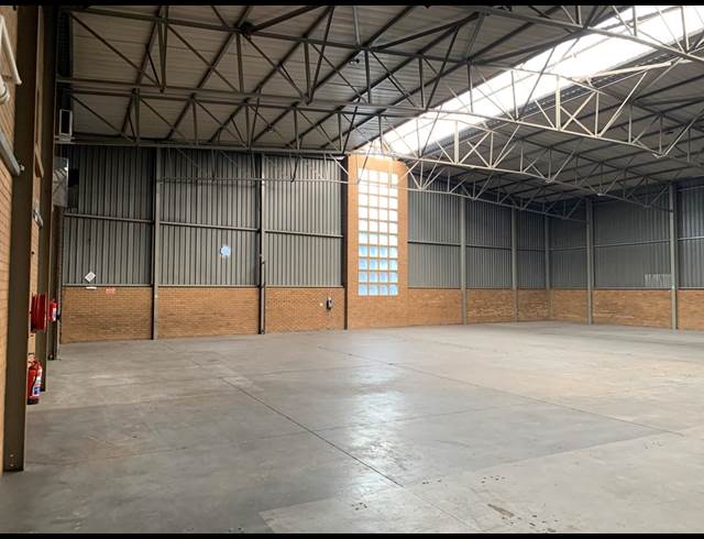 1,550M² WAREHOUSE TO LET IN SPARTAN