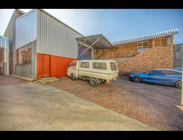 1,500M² WAREHOUSE TO LET IN WYNBERG
