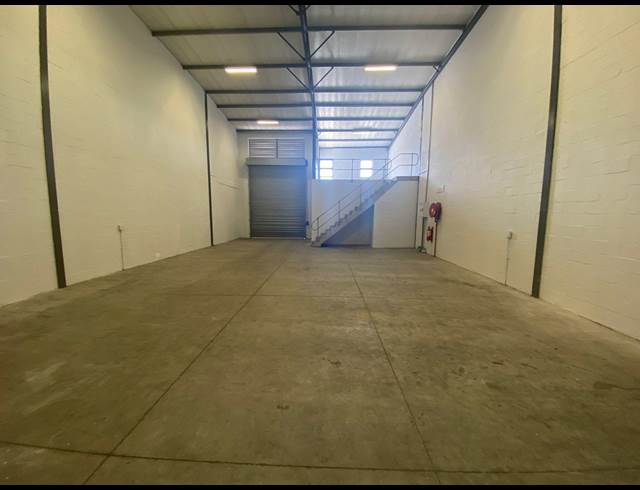 224M² WAREHOUSE TO LET IN MAITLAND