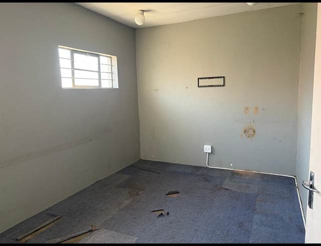 219M² WAREHOUSE TO LET IN CITY DEEP
