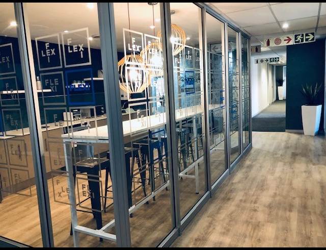 22M² SERVICED OFFICE TO LET IN VORNA VALLEY