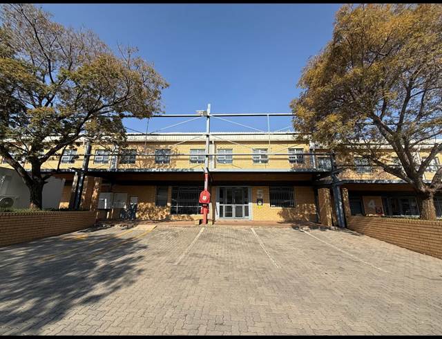 667M² WAREHOUSE TO LET IN HALFWAY HOUSE