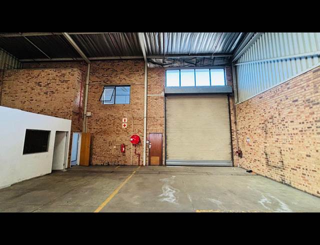 850M² WAREHOUSE TO LET IN STORMILL