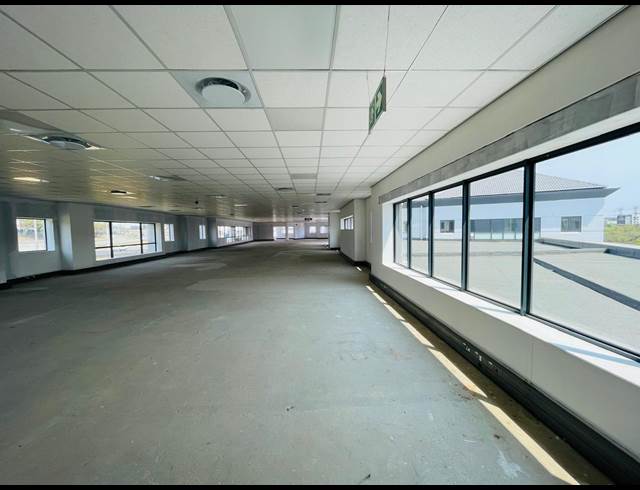 425M² OFFICE TO LET IN VORNA VALLEY