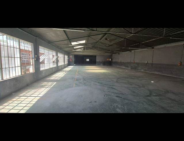 512M² WAREHOUSE TO LET IN ANDERBOLT