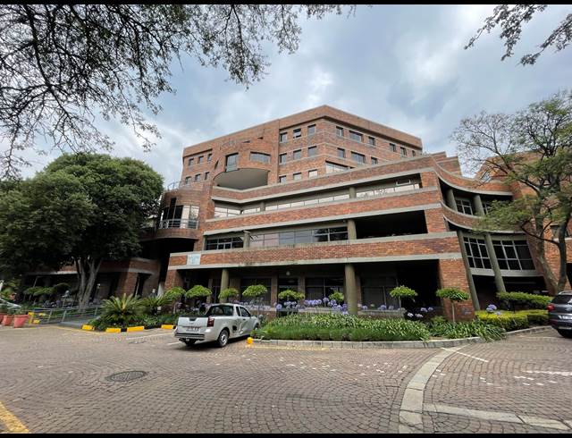 542M² OFFICE TO LET IN PARKTOWN