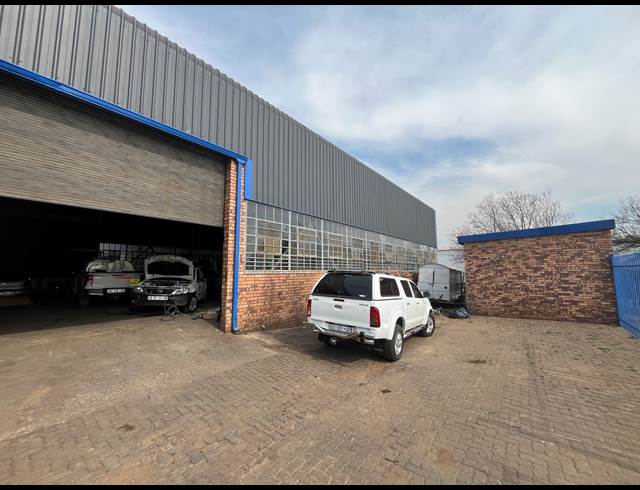 650M² WAREHOUSE TO LET IN WADEVILLE