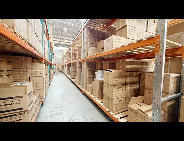 1,030M² WAREHOUSE TO LET IN MEADOWDALE