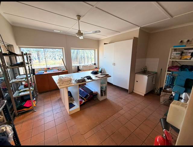 130M² OFFICE TO LET IN MALMESBURY INDUSTRIA