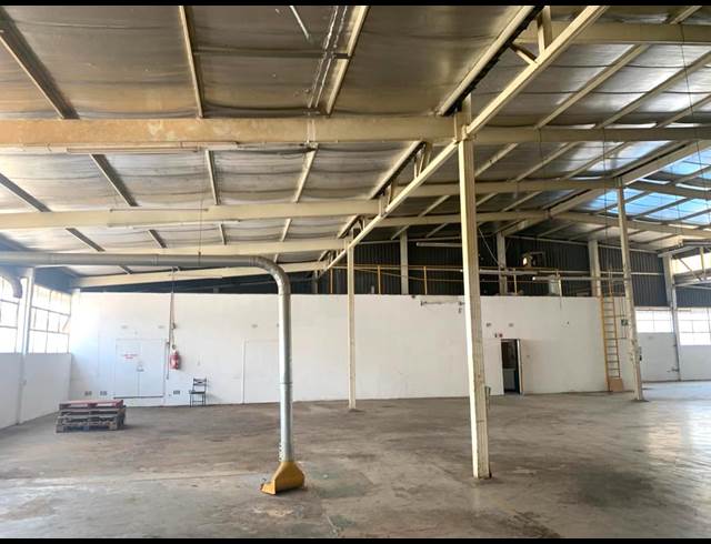 1,950M² WAREHOUSE TO LET IN WYNBERG