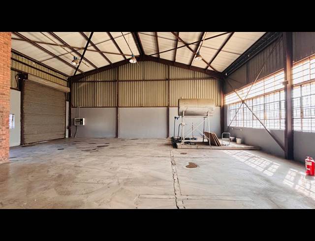 225M² WAREHOUSE TO LET IN ROBERTVILLE