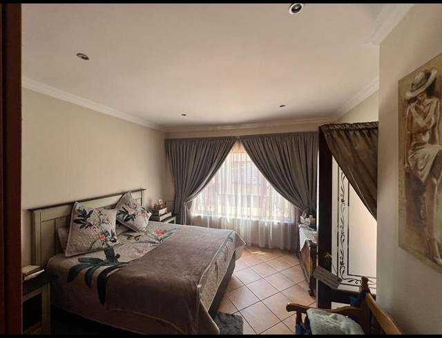 2 BEDROOM PROPERTY TO RENT IN KENLEAF