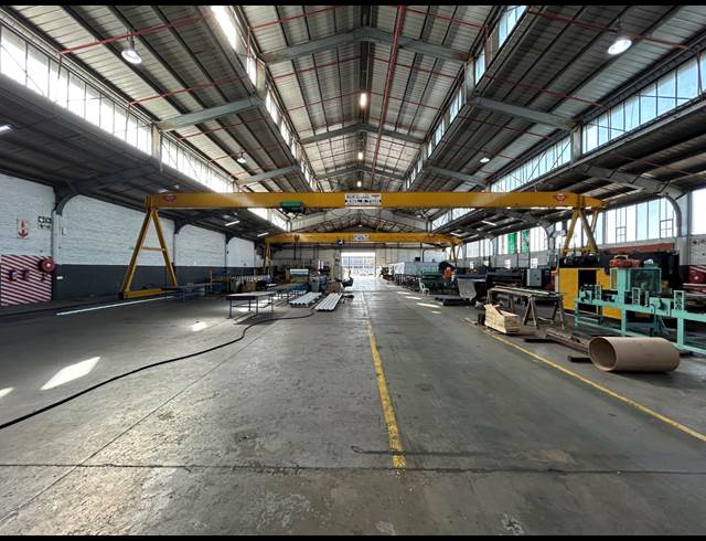 2,480M² WAREHOUSE TO LET IN EPPING INDUSTRIAL