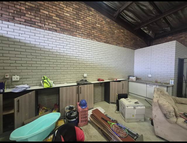 140M² WAREHOUSE TO LET IN ALRODE SOUTH