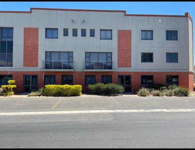 4,600M² WAREHOUSE RENTED IN TRIANGLE FARM