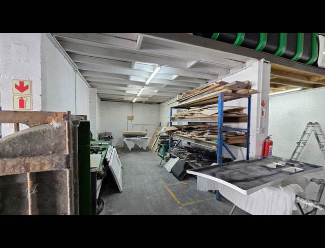 INDUSTRIAL PROPERTY TO RENT IN TRIANGLE FARM