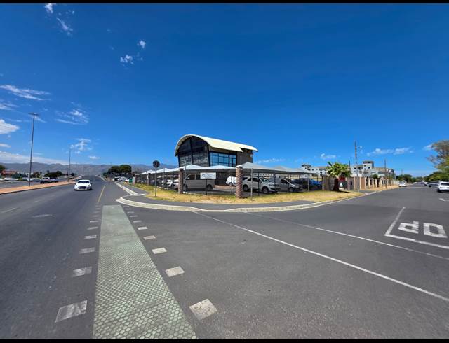 2,117M² BUILDING TO LET IN STRAND CENTRAL