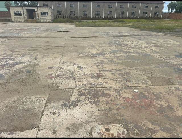 12,000M² INDUSTRIAL YARD TO LET IN COMET