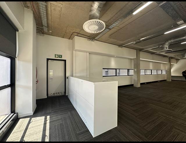 381M² OFFICE TO LET IN SANDTON CENTRAL