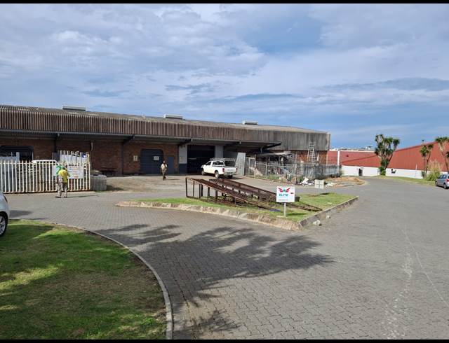 1,800M² WAREHOUSE TO LET IN WOODBROOK