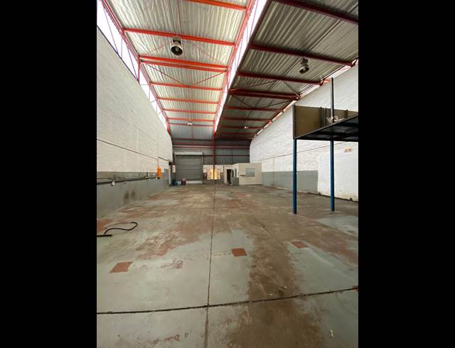 210M² WAREHOUSE TO LET IN SPARTAN