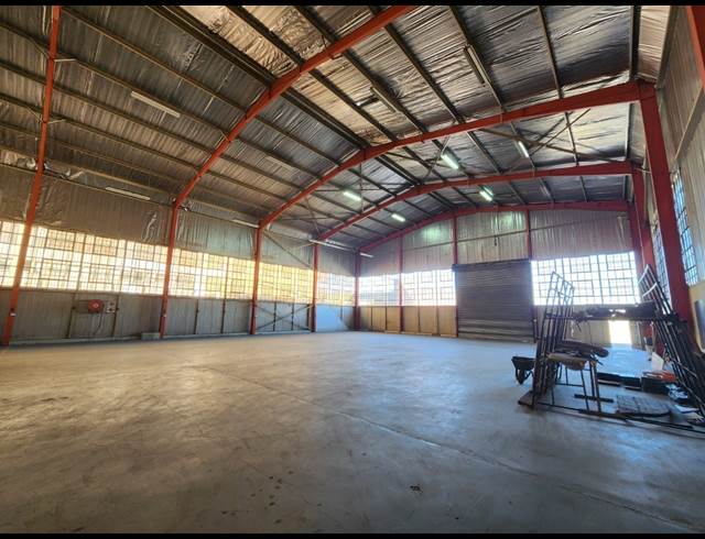 3,000M² WAREHOUSE TO LET IN BENROSE