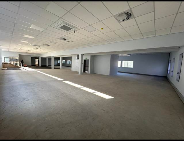 2,480M² OFFICE TO LET IN CLAREMONT