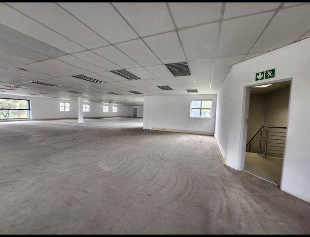 586M² OFFICE TO LET IN HALFWAY GARDENS