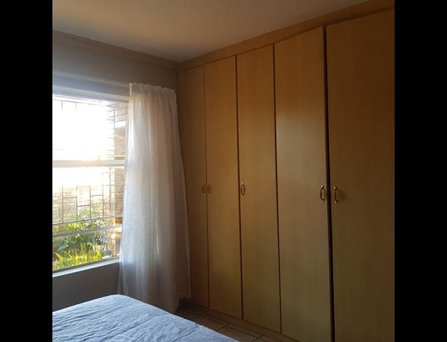 2 bed property to rent in LANGENHOVEN PARK