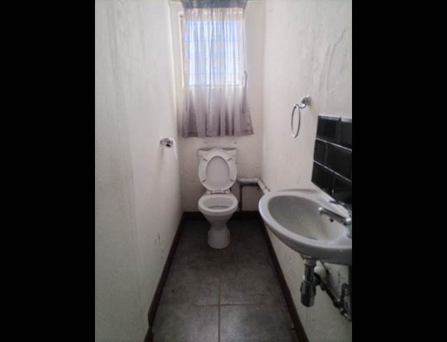 200M² WAREHOUSE TO LET IN PINETOWN CENTRAL