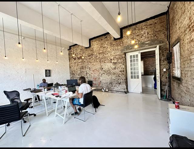 56M² OFFICE TO LET IN WOODSTOCK