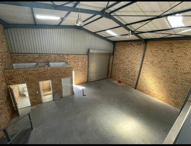 455M² WAREHOUSE TO LET IN CROWN