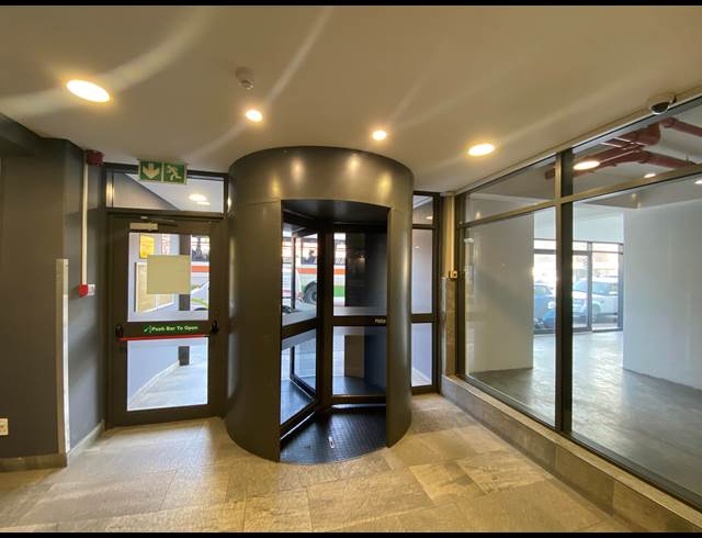 496M² RETAIL TO LET IN WOODSTOCK