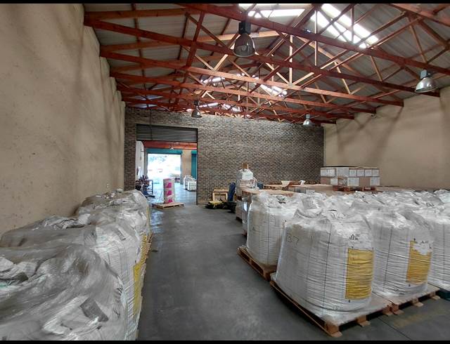 660M² WAREHOUSE TO LET IN POMONA