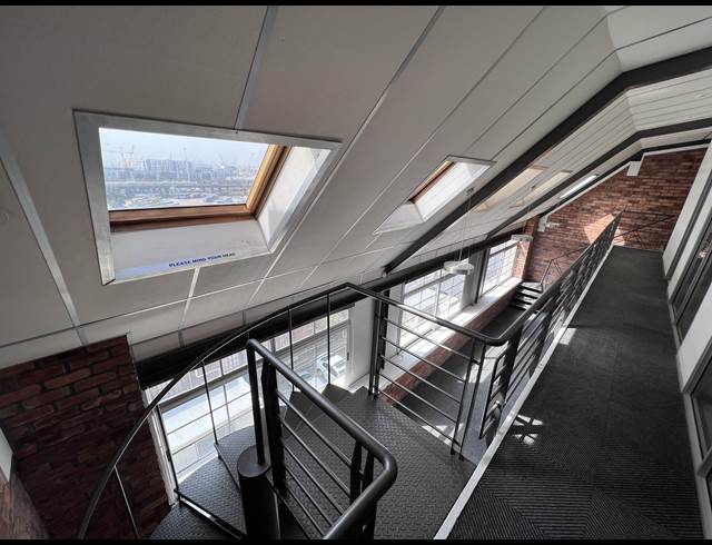 229M² OFFICE TO LET IN GREEN POINT
