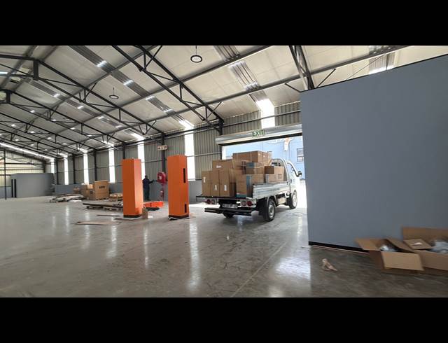 750M² WAREHOUSE TO LET IN EASTLEIGH