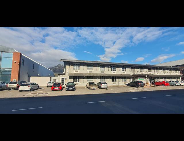 600M² BUSINESS TO LET IN PAARDEN EILAND