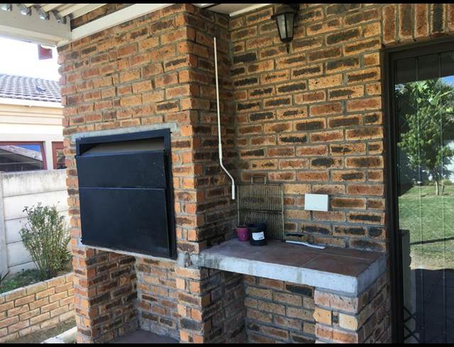 3 BEDROOM PROPERTY TO RENT IN UITZICHT