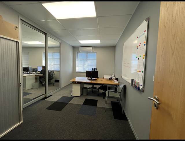 425M² OFFICE TO LET IN BRYANSTON
